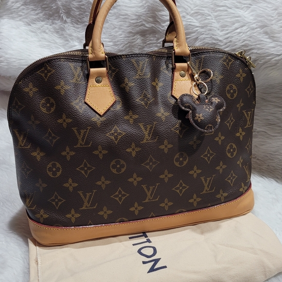 Louis Vuitton Alma PM - Picture 3 of 16